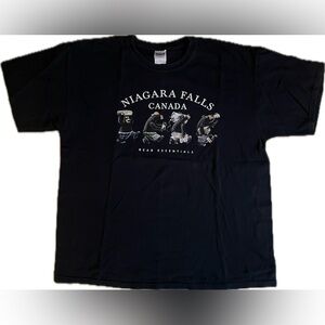 Gildan Niagara Falls Canada Bears/Beer Essential Graphic Tee. Unisex size XL
